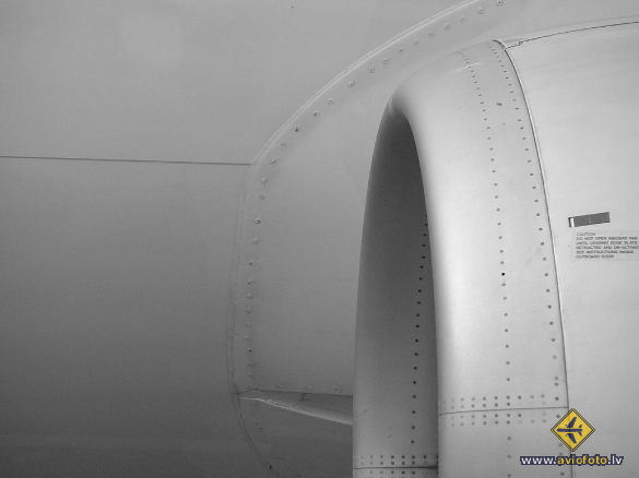 Boeing 737-548